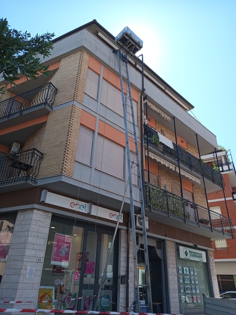 noleggio piattaforma mobile